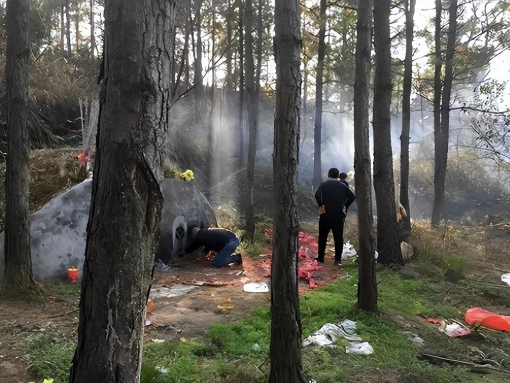 老一辈三人不上坟后代子孙旺你知道这3人都是谁吗