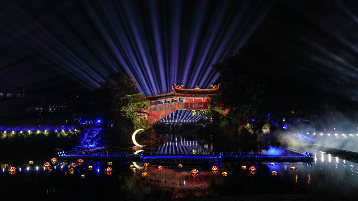 泰顺廊桥边要演一出大戏