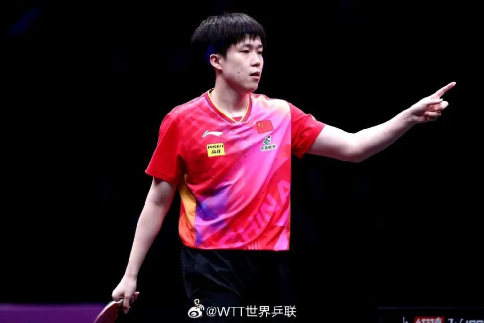 王楚钦樊振东决战山城之巅,锐气新球王与强势归来孰更硬?-乒乓国球汇