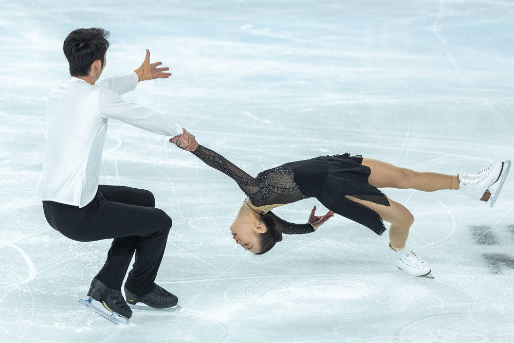 全冬会花样滑冰公开组团体赛双人滑自由滑赛况