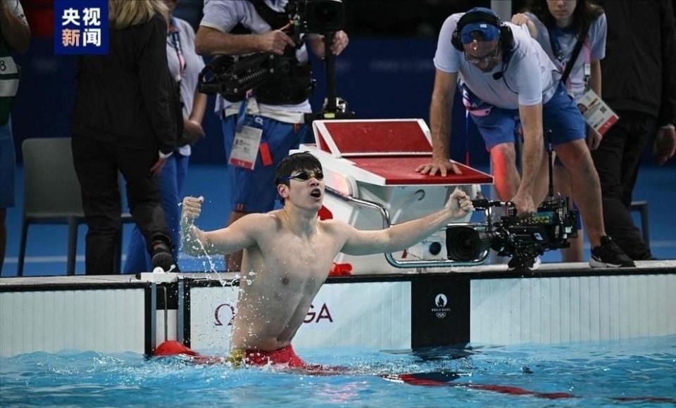 两大逆转,一个奇迹,樊振东,郑钦文,潘展乐赢在哪?