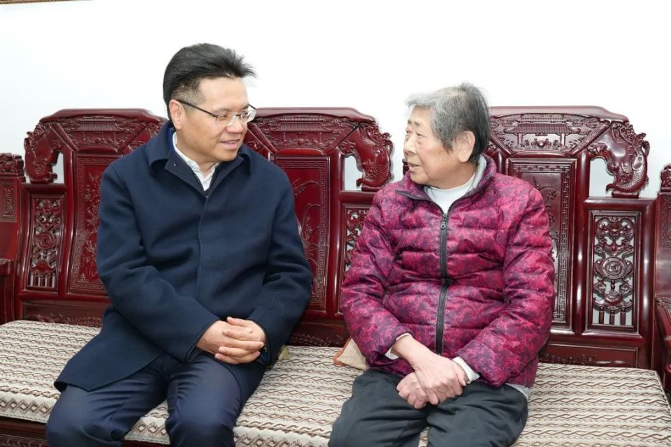 王剑锋走访看望老同志_腾讯新闻