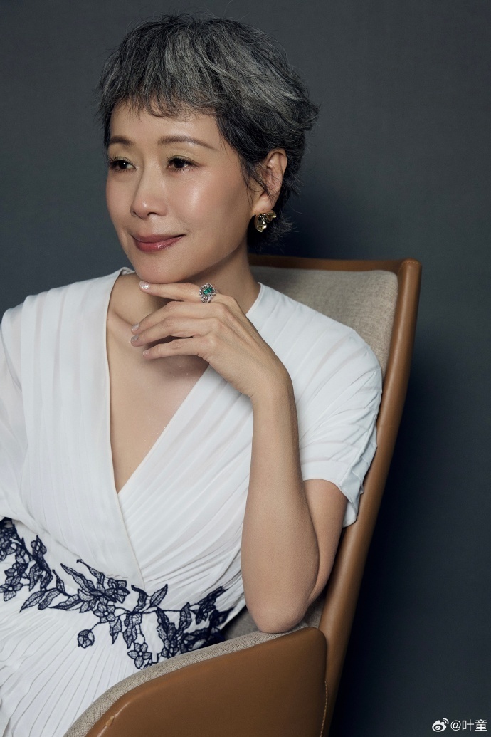 叶童:每一条皱纹,每一个斑都是我赚回来的