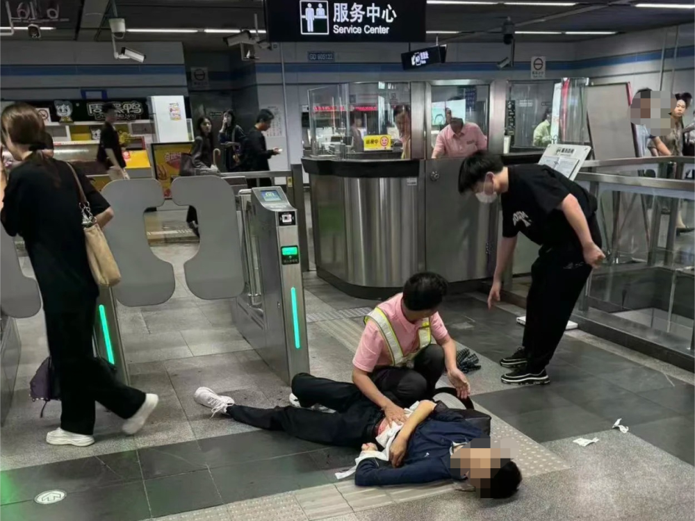 上海地铁发生持刀伤人案件 3人受伤,嫌疑人已被抓获