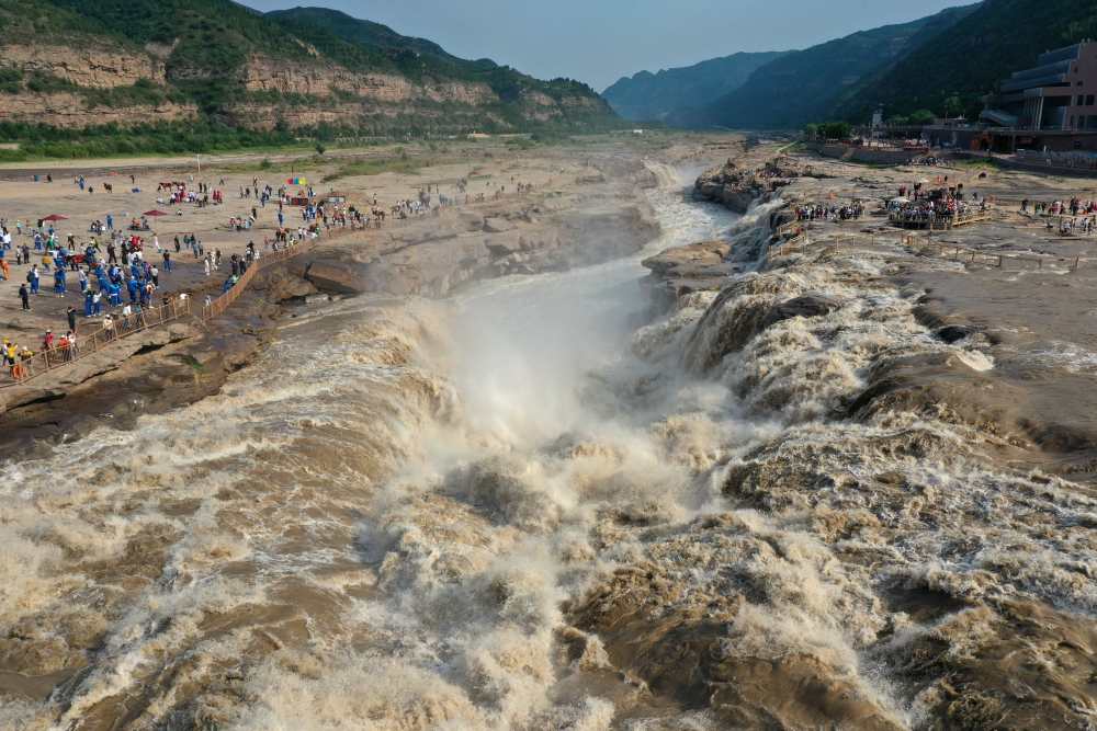 黄河壶口再现壮美瀑布群景观