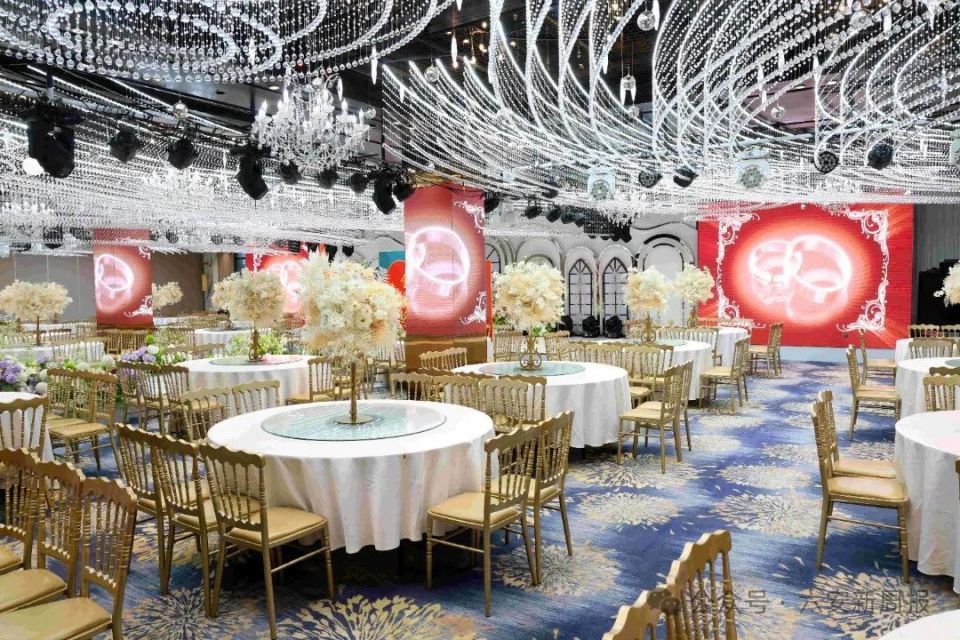 位于六安城区振华东路天悦世纪贵宾楼创建于 2017 年,酒店经营面积