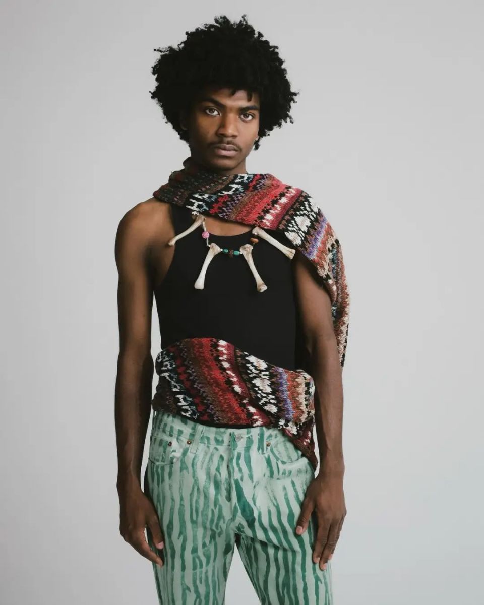 denim tears 正式发布 2024 春夏系列型录,本季以 kiss my grits 为