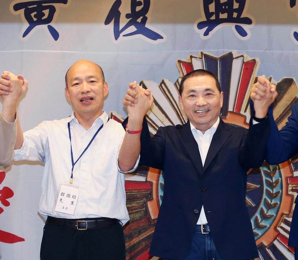 侯友宜早已私下向韩国瑜道歉！赵少康曝黄复兴党部两人互动细节_腾讯新闻