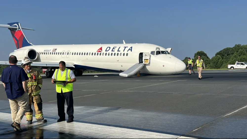 據航空圈瞭解,涉事飛機為一架波音717-2bd,註冊號為n955at,該飛機2000