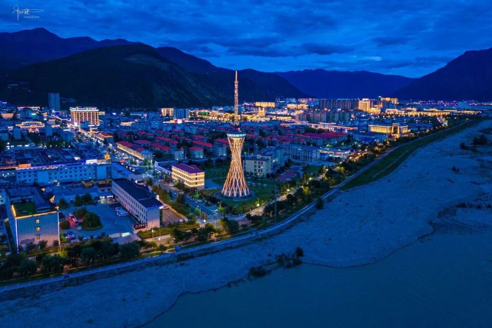 "林芝小肥腰"的灯光堪比广州小蛮腰,高海拔城市的夜景也这么美
