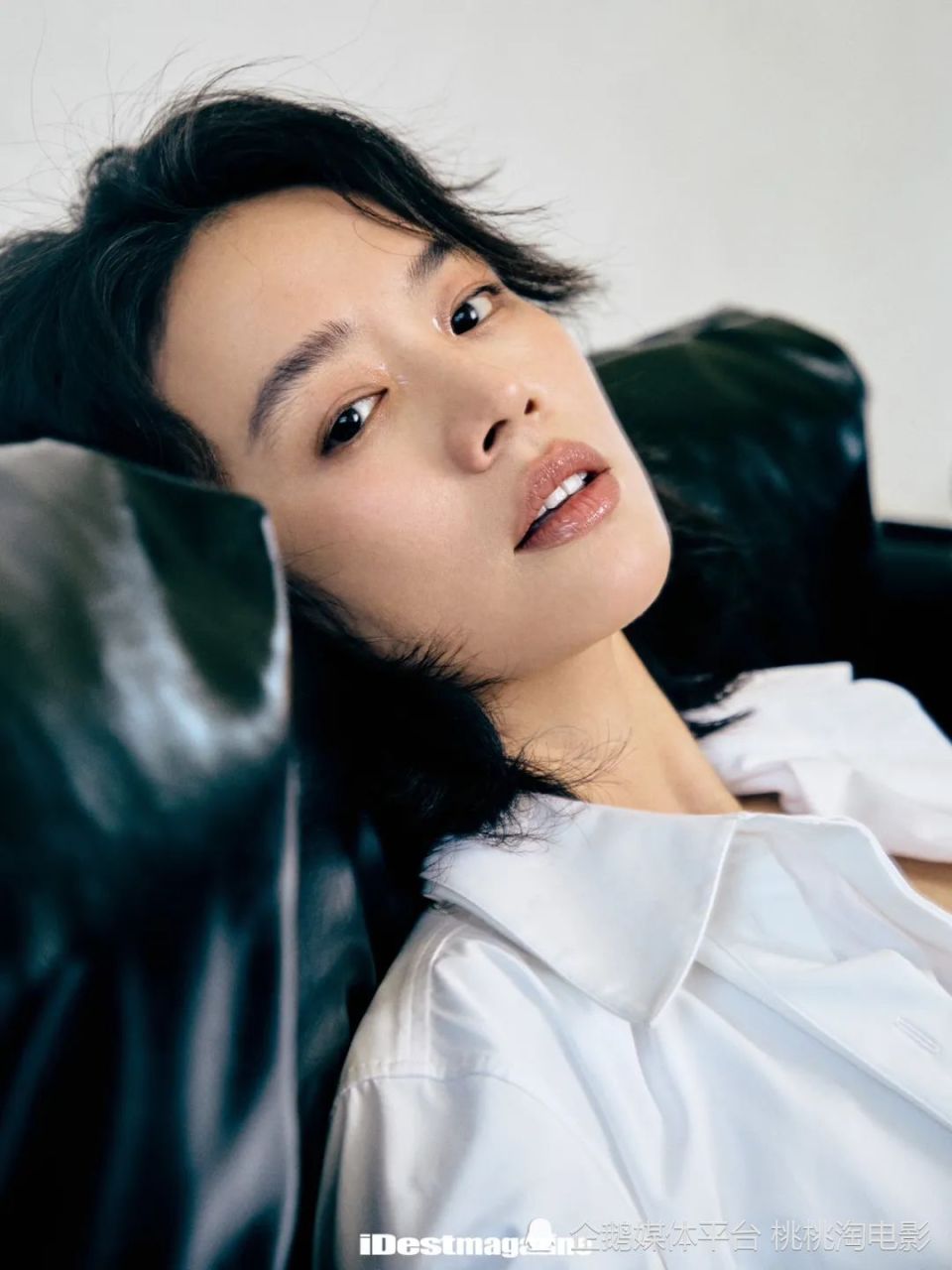 女星马思纯《idest》杂志大片,挑战慵懒性感轻熟女风引人迷醉_腾讯