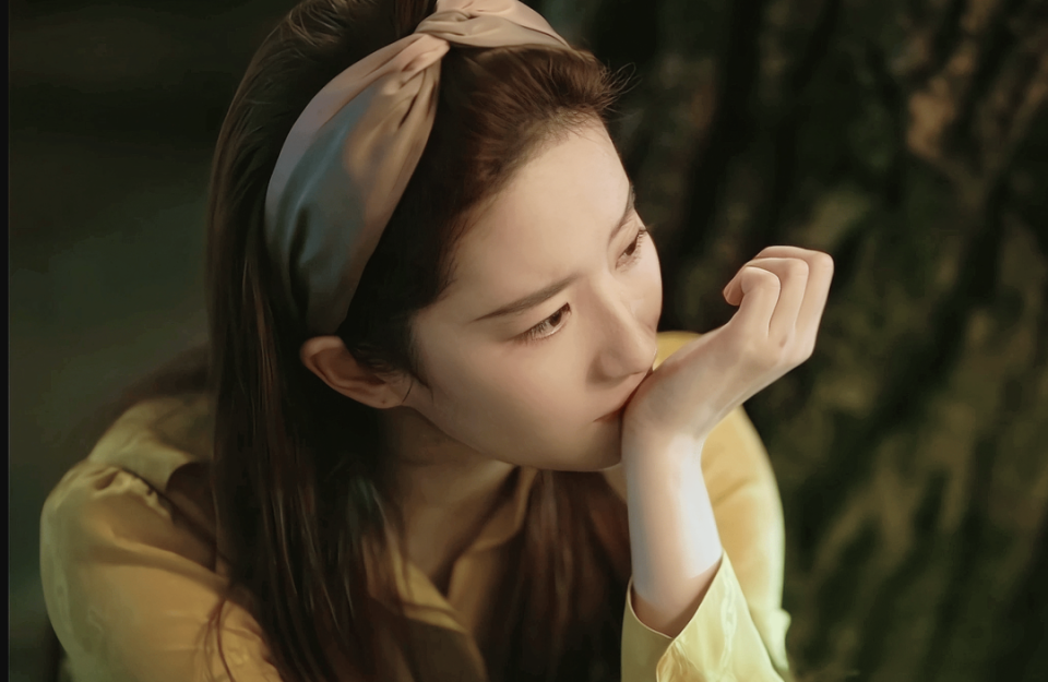 刘亦菲吃汉堡,赵丽颖吃红烧肉,撕掉了「假吃演员」的遮羞布