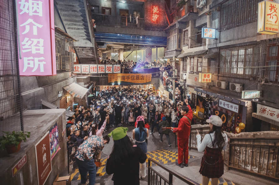 文和友,"走不出"长沙