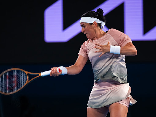 次轮就以0-6  2-6恐怖的比分输给了迅速崛起的16岁俄罗斯选手米拉