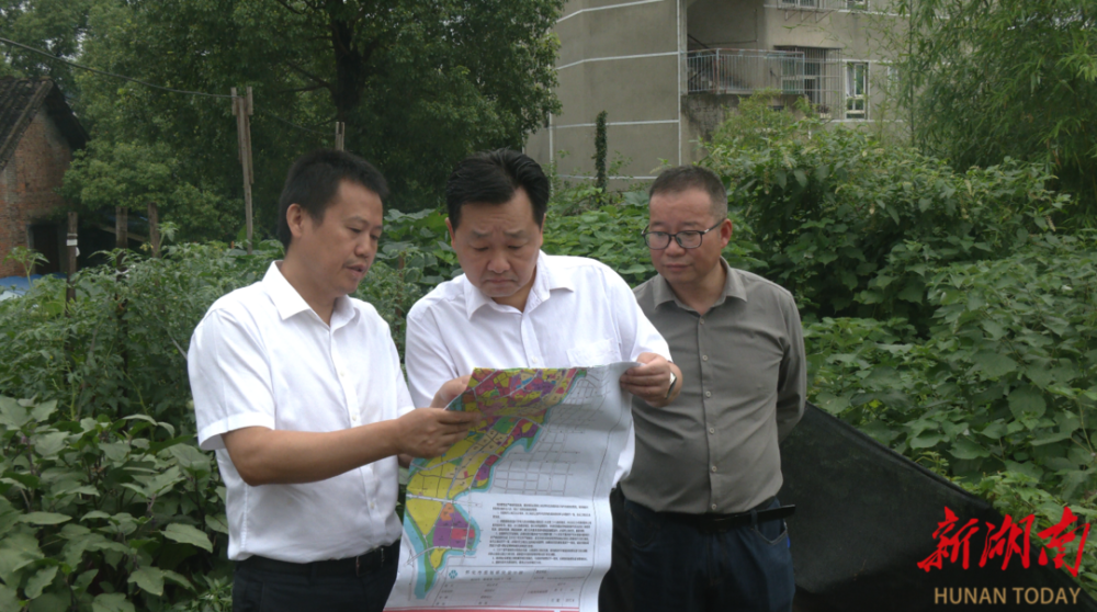 唐成调研怀化市旅游学校改扩建工作