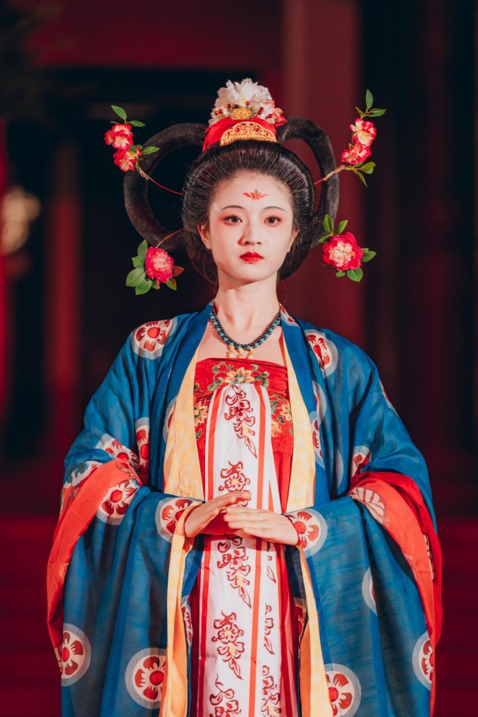 盐城市博物馆:汉服文化月如"七"而至,  传统文化生生不"夕"