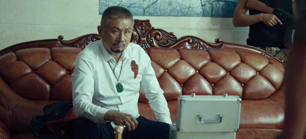 烂,嘎子谢孟伟花800万拍《火线狙击》差评一片,2小时冲上第一