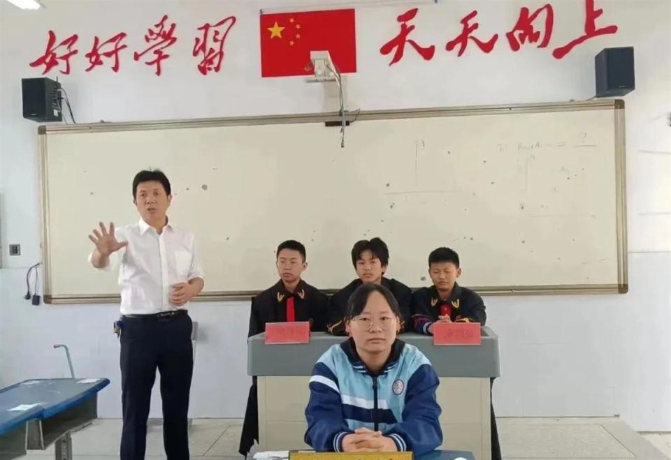 湖北云梦法院"院校家联动 模拟法庭 心理咨询"共绘育人"同心圆"_腾讯