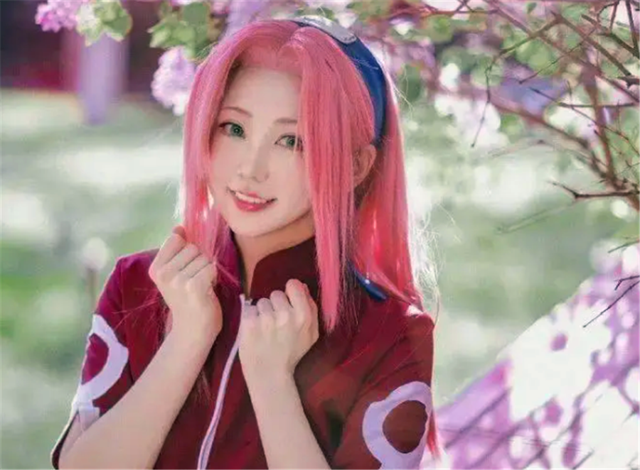 不说同样cos成卡卡西,宇智波鼬之类的帅哥,起码也要好好整理修饰