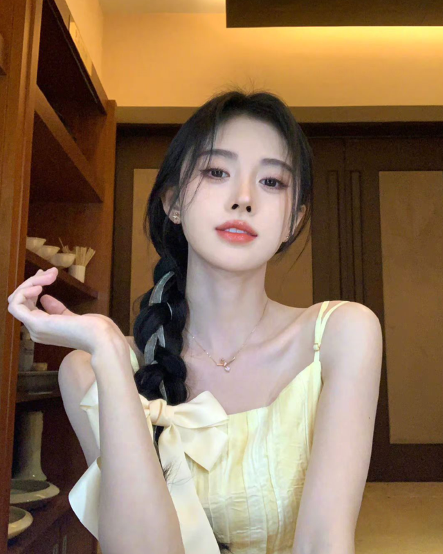 鞠婧祎生日发文引热议,疑遭经纪公司背刺,助理表态称:别来沾边