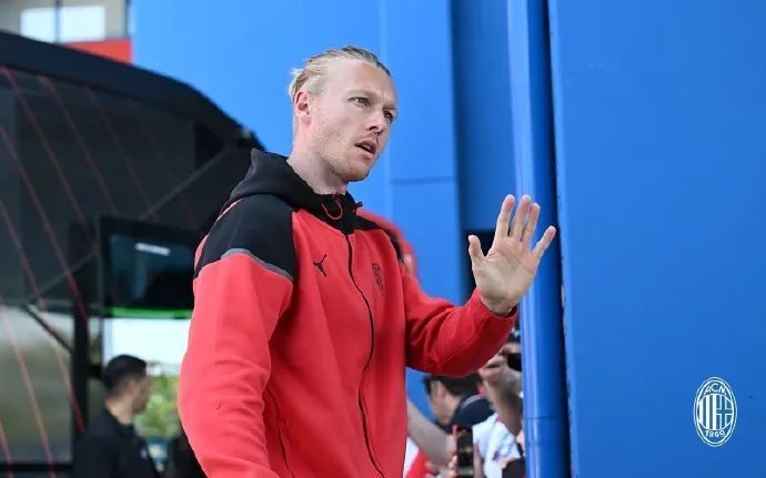 克亚尔丨米兰的年轻后卫已能够独自前进了