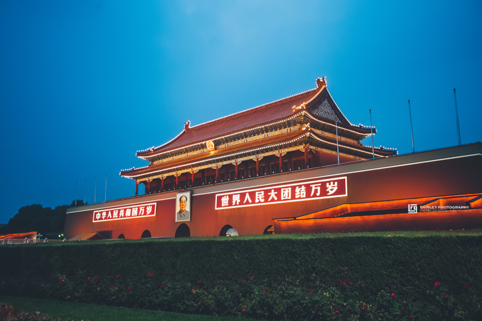 天安门城楼开放！现在建筑为1970年重建，曾挖出7枚炮弹和1个密盒_腾讯新闻