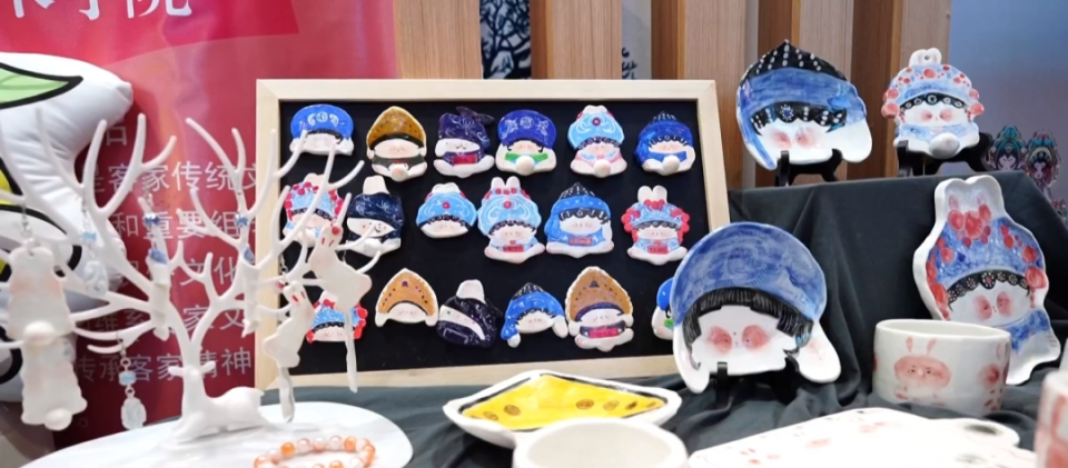 客家文创惊艳"出圈" !梅州展馆大放异彩