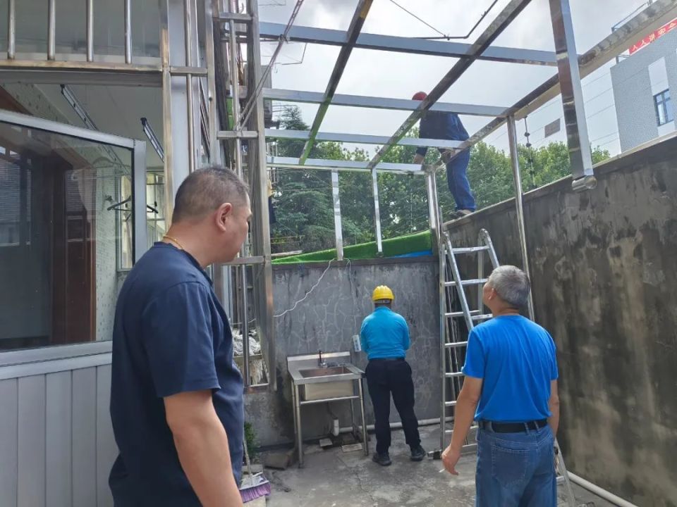 拆除违法搭建“阳光房”，松江这个社区微网格有办法_腾讯新闻