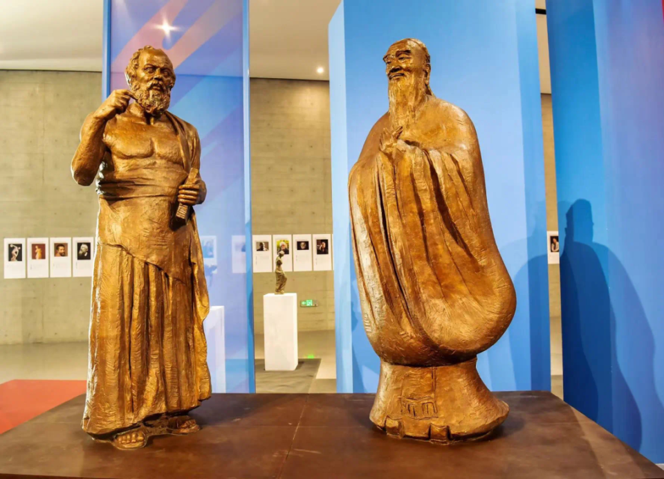来看呼和浩特人家门口的国际雕塑艺术展！-腾讯新闻