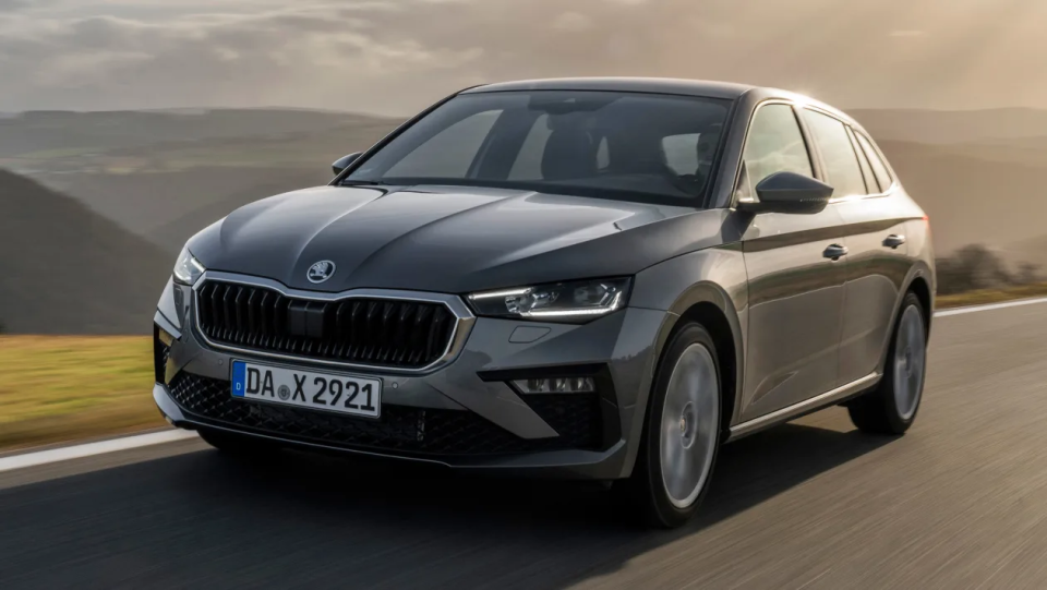 内饰采用全新设计,中期改款斯柯达scala实车图发布