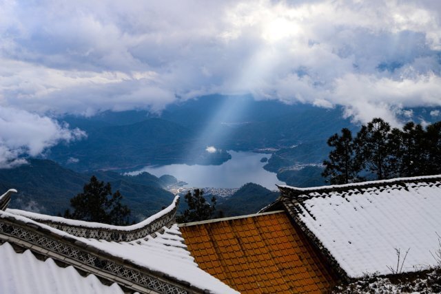 有一种叫云南的生活|云南腾冲:喜迎2024年第一场瑞雪_腾讯新闻