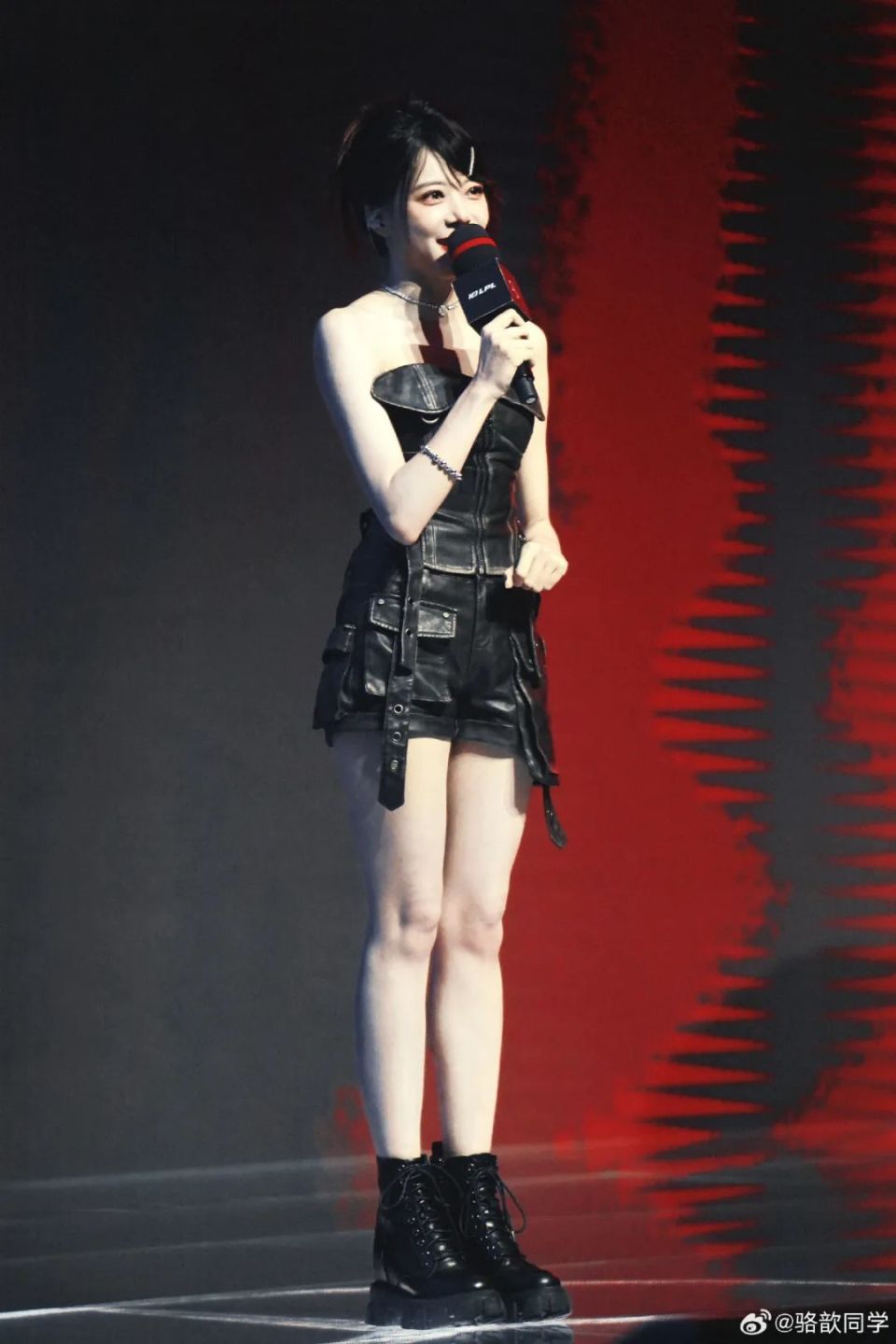 lpl老婆骆歆常规赛收官战必须摆出最帅的pose