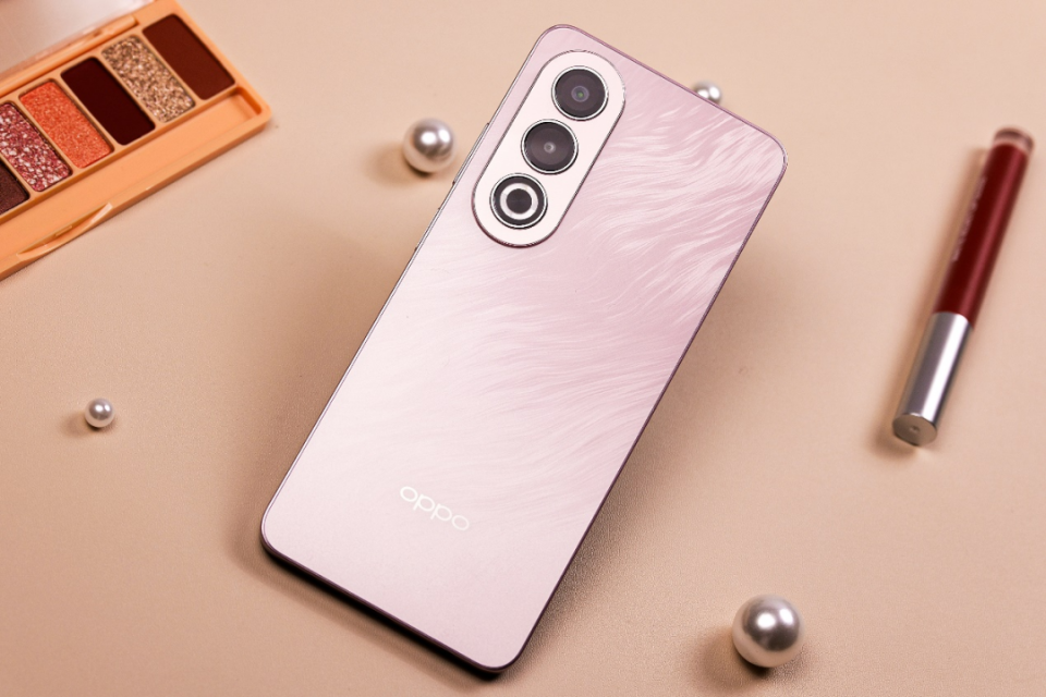 独特质感的云羽粉配色 oppo a3x手机外观图赏