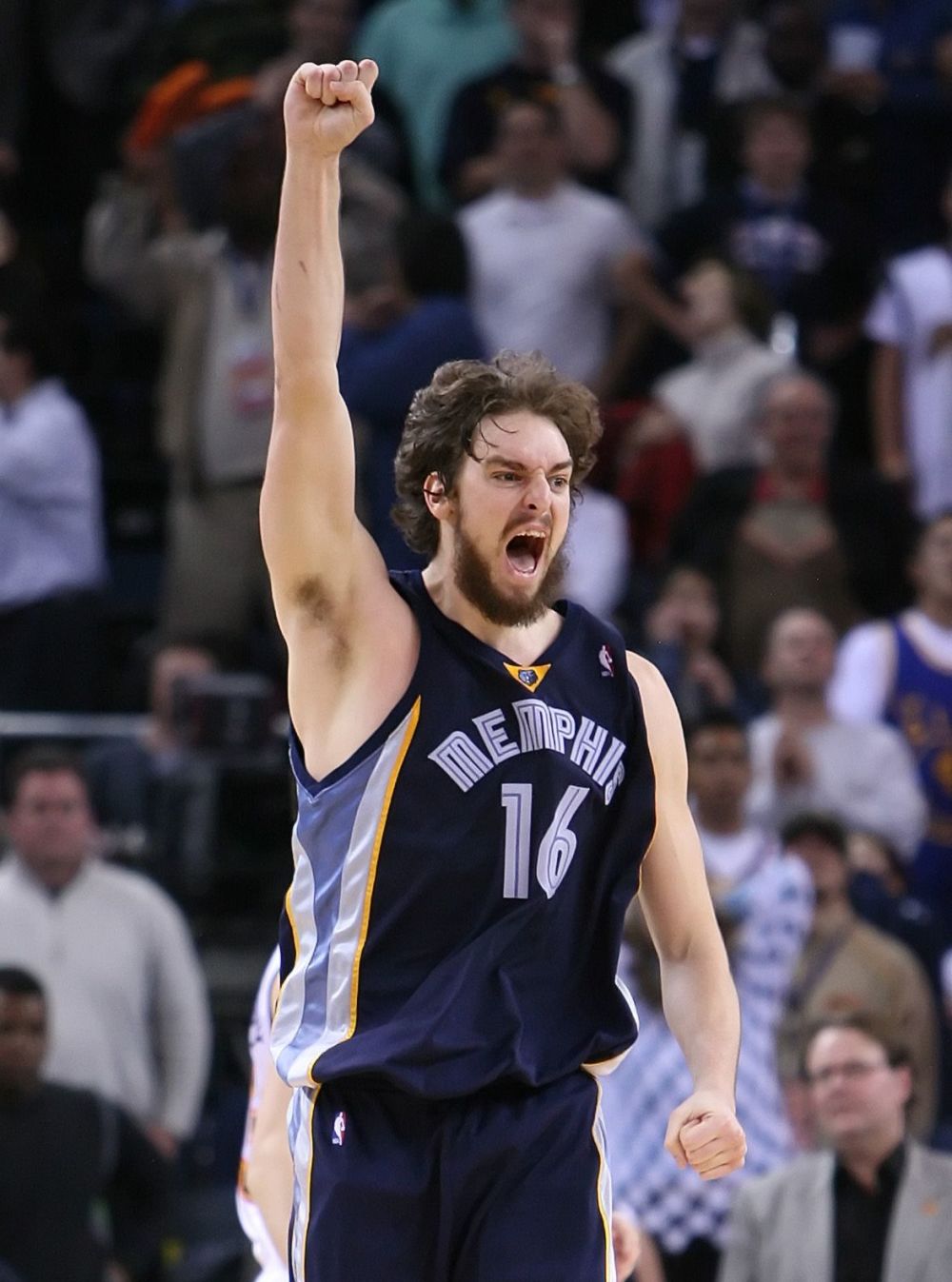 16号球衣被湖人灰熊双双退役加索尔称并未讨论若成真将比肩众多名宿