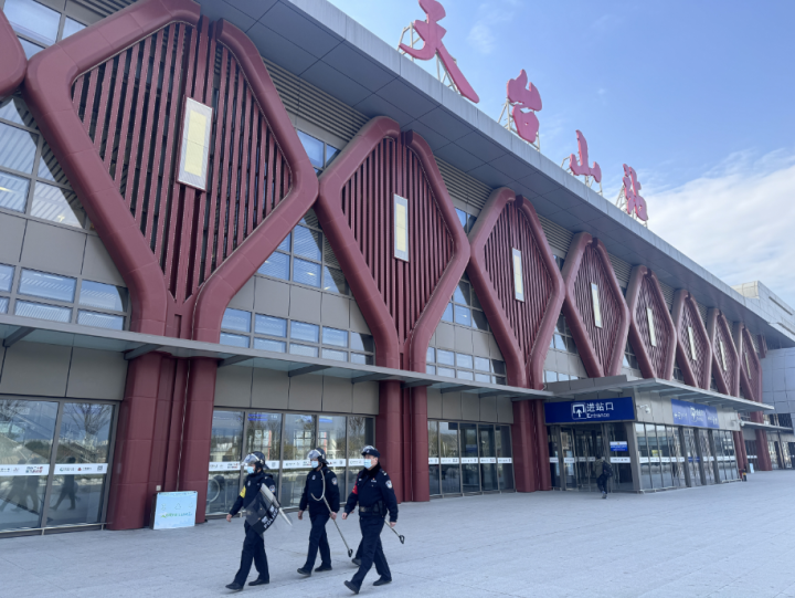 丢失三天的行李找到了天台山站暖