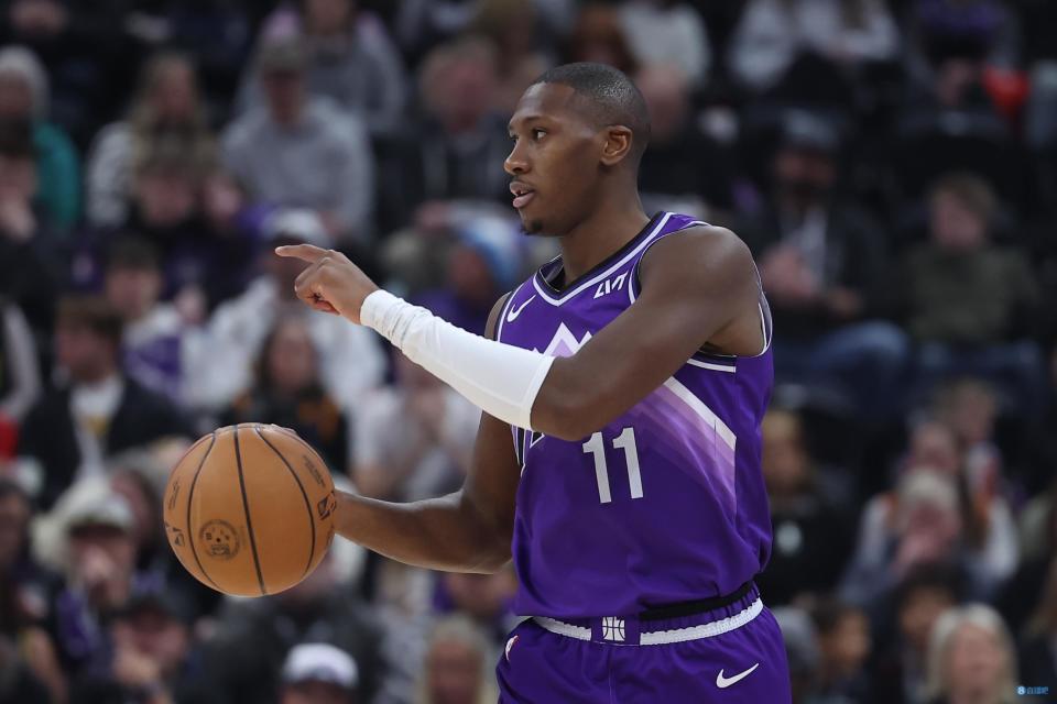 nba官方邓恩和小史密斯冲突前者出拳禁赛两场后者一场