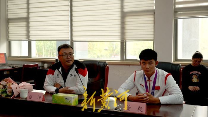 徐霄韩的启蒙教练马一龙回忆,刚进入皇亭竞技体育学校的徐霄韩最开始