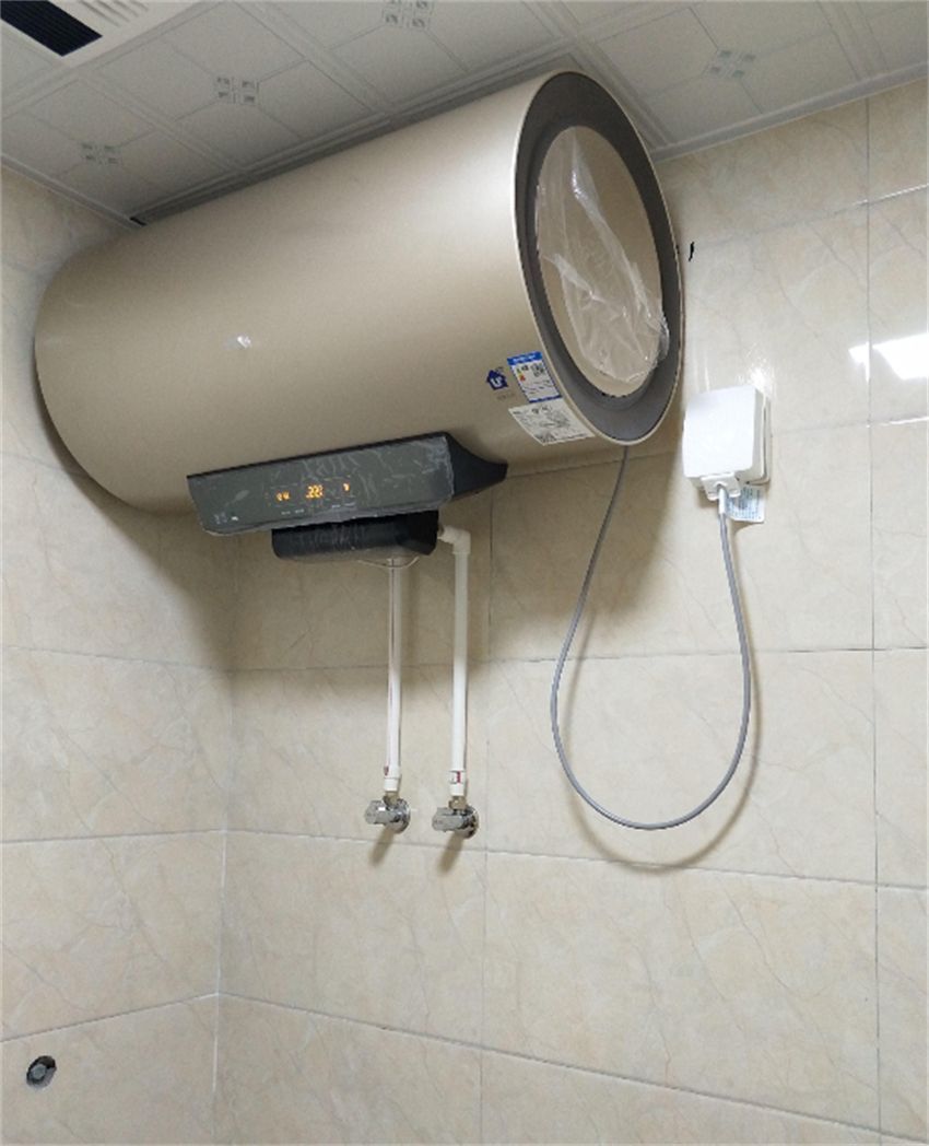 别再装这种电热水器了如今流行壁挂式太阳能经济节能又实用