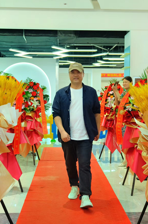 制片人刘连升,李智东,外联制片人,刘丹,吕建美,陈斯宇,杨宾,王苏波