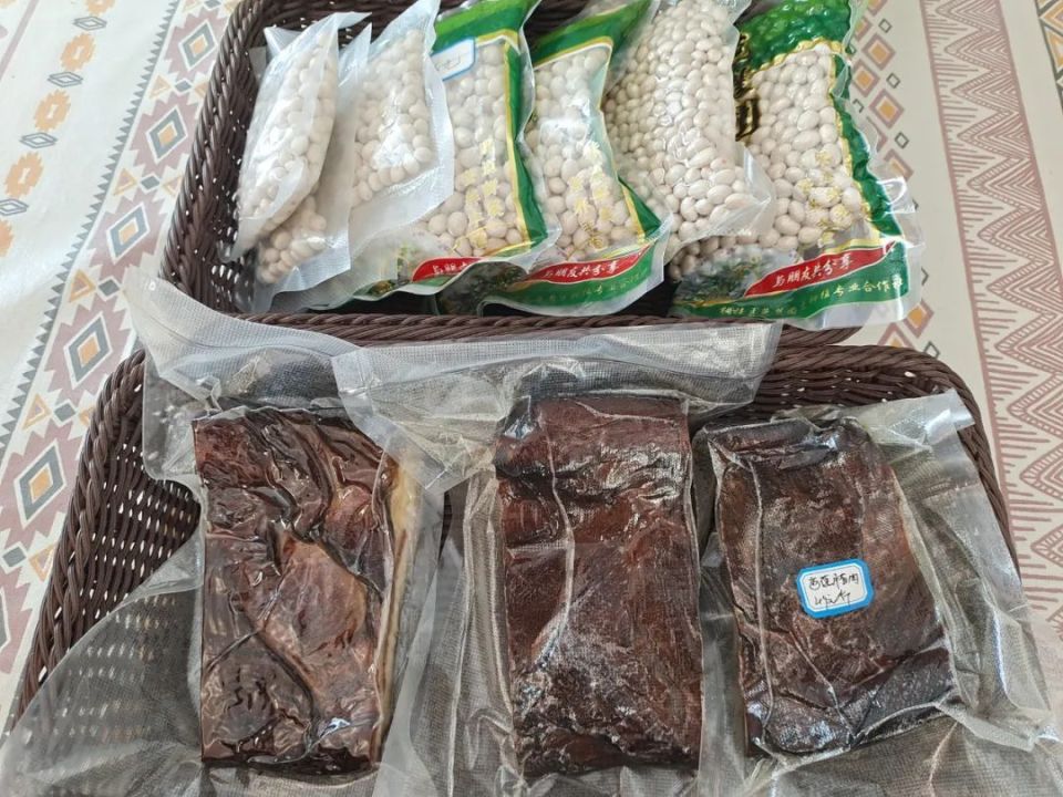 【美食】芭蕉铁罐饭:一饭"百味"生