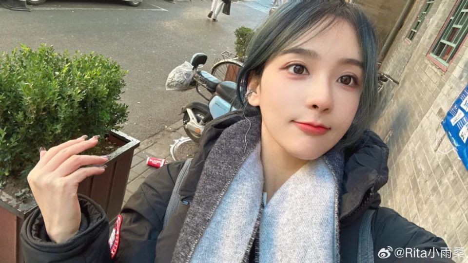 lpl老婆rita冬日漫步街头想要当你的女朋友