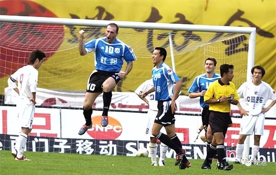 25-萨维奇,8-张永海,17-臧海利,20-徐亮,24-阿比奇,9-肇俊哲,10-郭辉