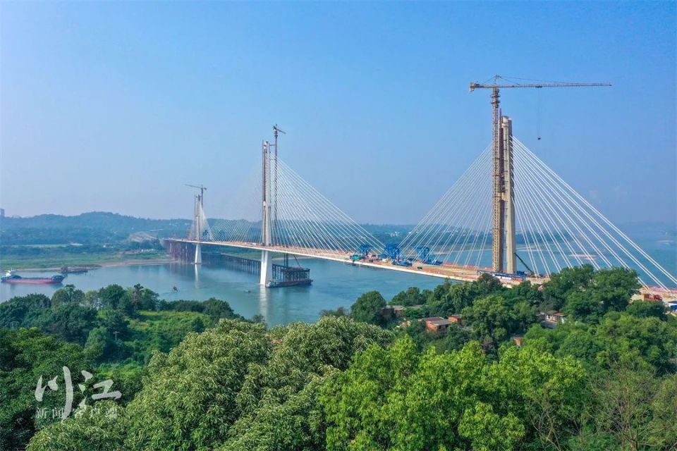 泸州长江六桥全桥合龙连接城西城南组团