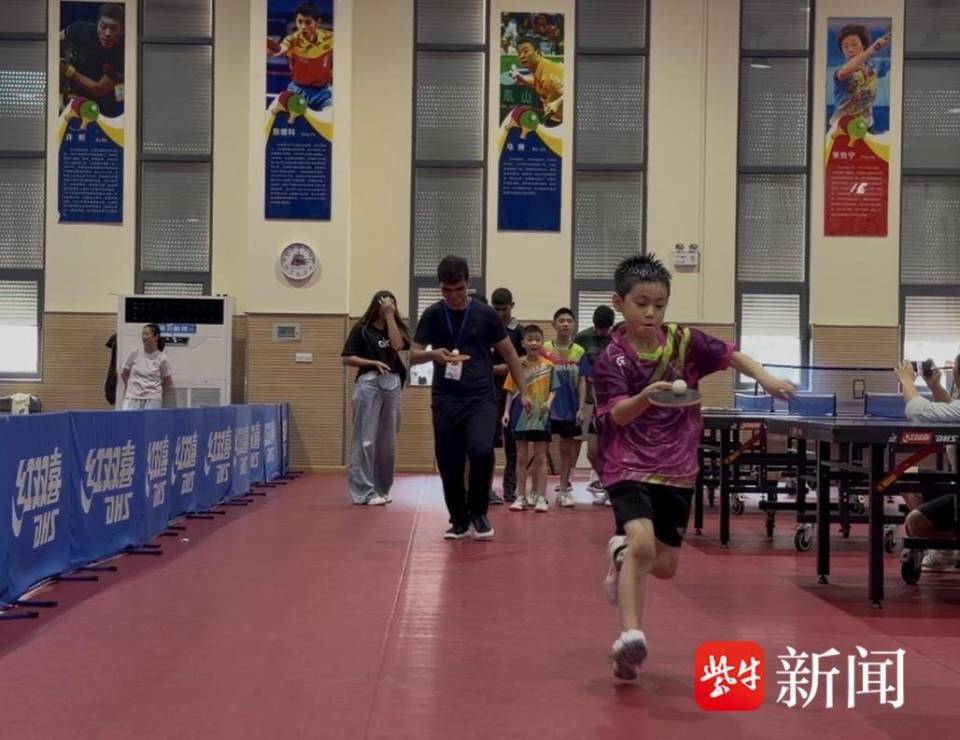 跨越山海，乒乓结缘！中乌少年在镇江同台挥拍缔结友谊_腾讯新闻