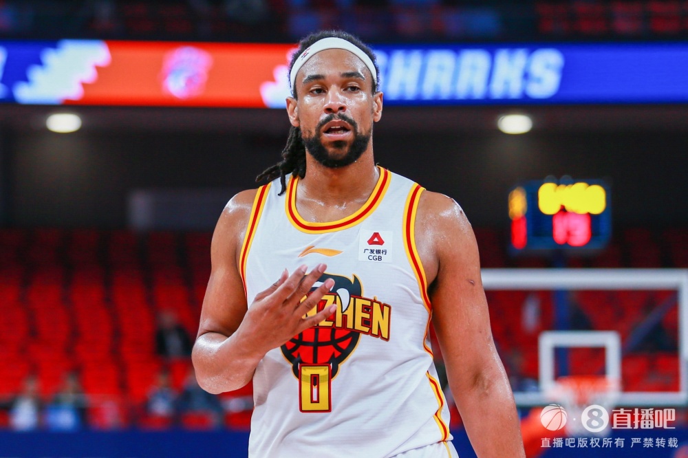 难救主!萨林杰18中7拿到21分13板8助 正负值-12