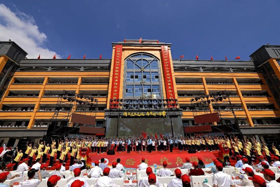 历久弥新;莫让当仁的赤子情怀,贯穿在每一个连江一中人的血脉之中