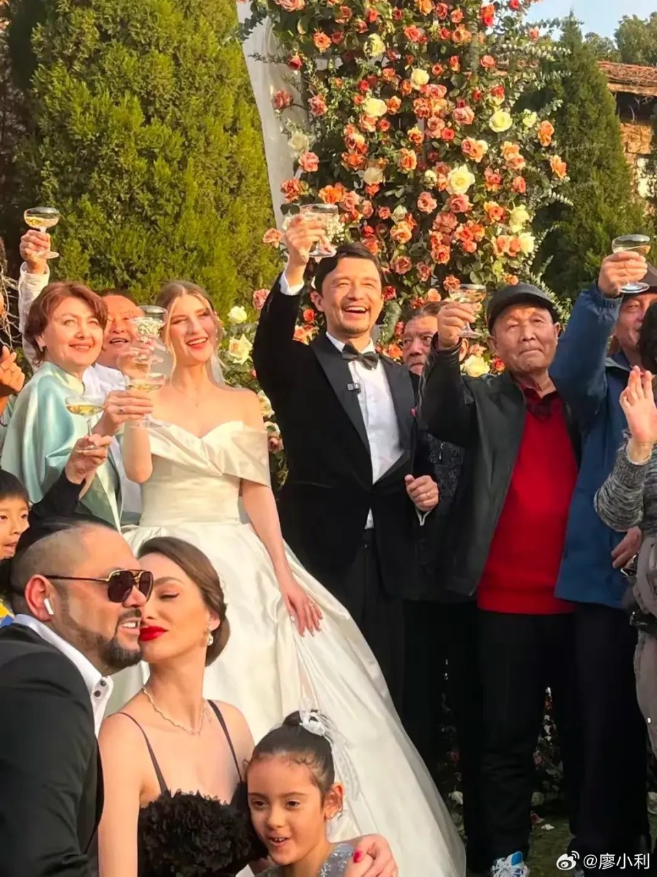 范志毅和青岛赛前我带谢晖出去喝酒他醉了我被教练臭骂一顿他打进2球