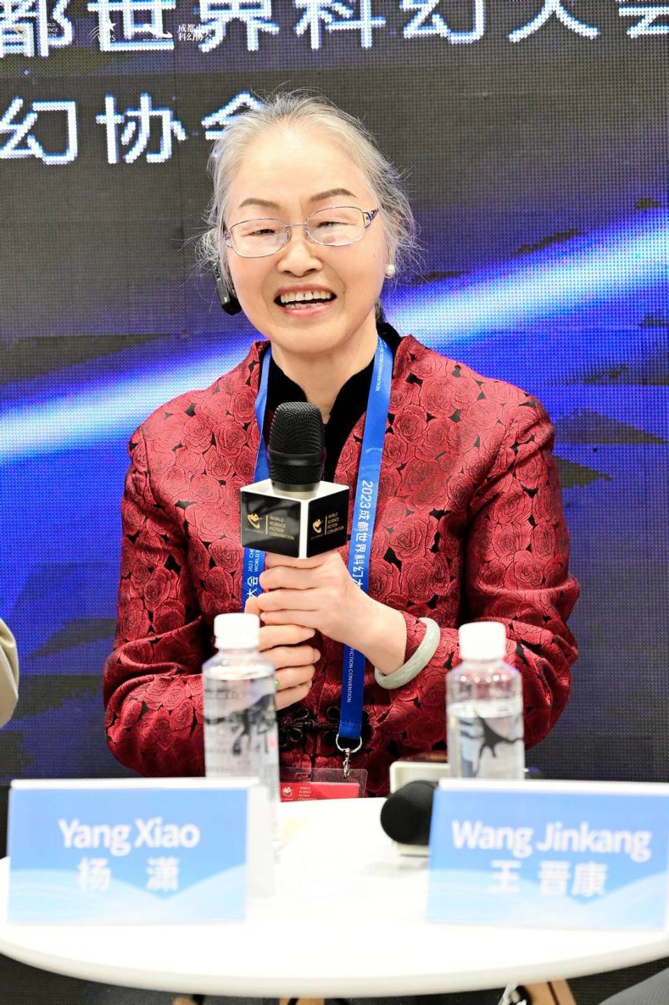 《科幻世界》首任社长杨潇:从未想过科幻今天如此普及丨|共生纪元