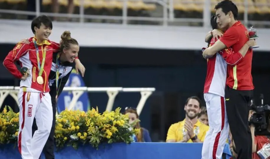 奥运舞台的浪漫,八年前里约奥运会秦凯也曾在此向何姿求婚