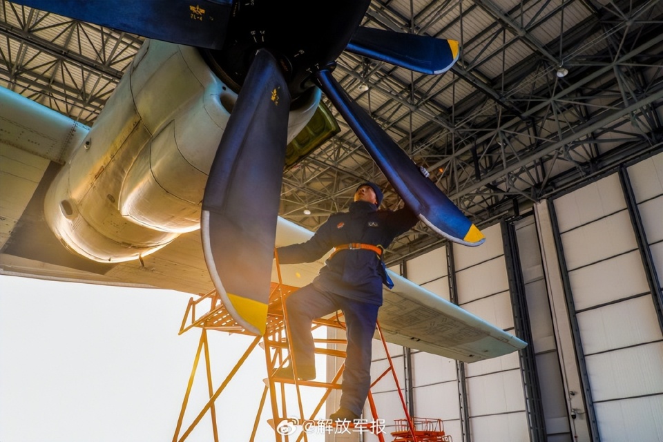 跨昼夜直击海军航空兵某团反潜训练